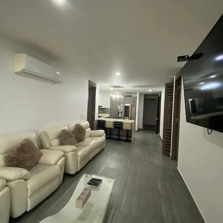Apartamento Exclusivo Apartamento En De Indias, Con Acceso A Playa Directo